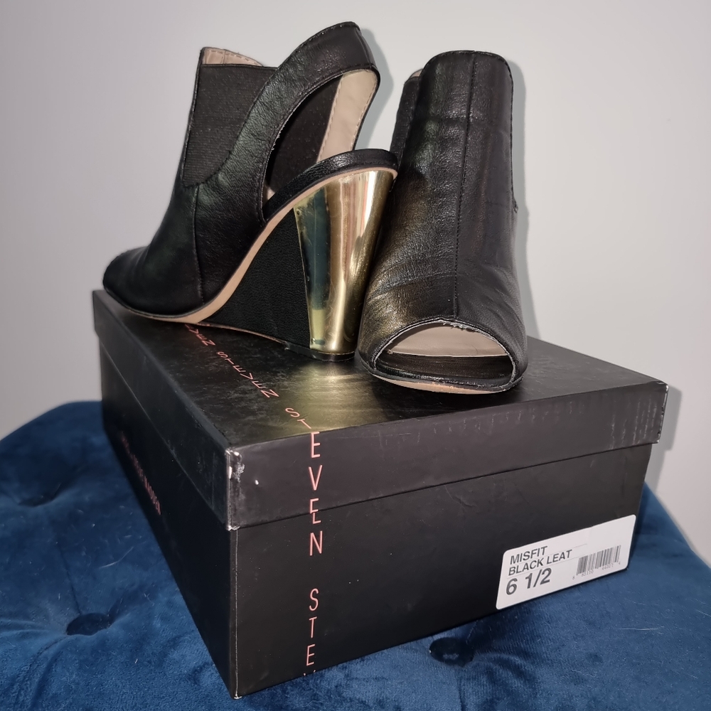 Steve Madden Black Leather Wedge with Gold Heel